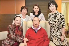 何鸿燊：人生如“火”，是因背靠祖国之大“木”图片