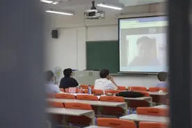 东莞理工学院硕士研究生复试首次采用线上模式开展图片