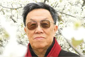 王蒙：“耄耋少年”永赞生活图片