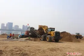 临沂阳光沙滩的沙子要清洗？！是的，而且还要连洗60天图片