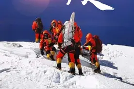 2020珠峰高程测量登山队成功登顶世界第一高峰珠穆朗玛峰图片