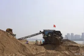 临沂阳光沙滩全封闭施工，原来是要旧貌换新颜图片