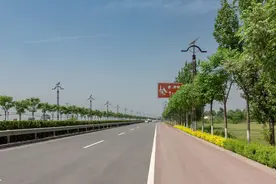 陕西蒲城县：108国道上的一道靓丽风景线图片