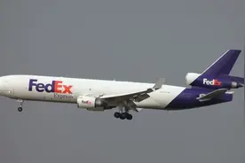 联邦货运MD-11F和香港航空A330险些发生跑道相撞事故图片