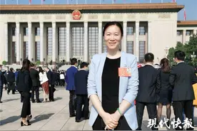 “自行车+旅游”成新趋势！全国人大代表葛菲建议：允许带自行车上高铁图片