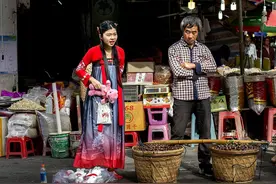 四问“路边摊”放松管制 权宜之计还是政策调整？图片