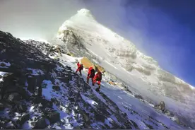 湖南登顶珠峰第一人回忆登顶往事：登山的最大收获就是我仍活着图片