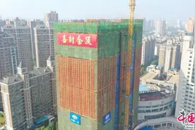 武汉青山区最大医院新建大楼提前实现结构封顶「组图」图片