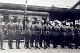 淞沪抗战期间，曾经活跃着一支复旦大学学生抗日义勇军，师生共赴国难图片