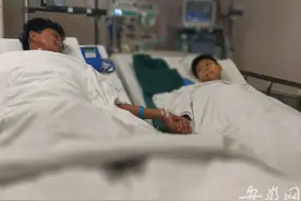 亳州五旬父亲割肝救子：我不怕，只希望他能健健康康长大图片