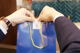 饿了么推升级版食安封签，订单小票成外卖“安全带”图片