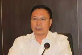 同日辞去副市长的4人：3人任市委常委1人任市政协主席图片