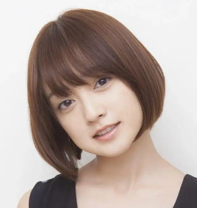 日本36岁“童颜”女星，从18岁扮到4岁竟毫不违和