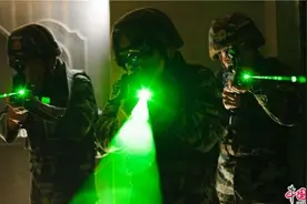 云南武警特战队员开展实战化军事训练 着力提升反恐作战能力图片