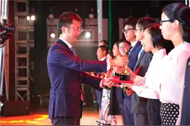 表彰先进再出发，深圳福田区改革“不停顿”创新“不止步”图片
