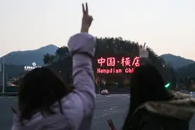 疫情下的横店“追梦人”图片