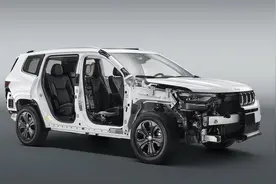 都在追汽车直播流量风口，Jeep却把焦点对准在一台切开的大指挥官上图片