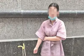 15楼扔下整袋垃圾 称自己“太懒”图片