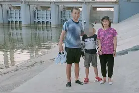 幸运！10岁男童落水，碰巧遇上休假的海军战士图片