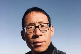 读首诗｜我们 作者：张常美 诵读：王卉图片