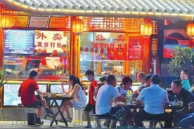 多地松绑地摊经济：不应“一禁了之”也不能“放任自流”图片