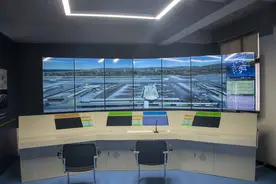 模拟飞机驾驶，指挥起降，“六一”来这里玩吧图片