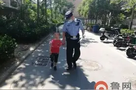 5岁萌娃自己出门找妈妈却迷路！民警提醒千万不能让孩子独自在家中图片