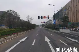 5月31日零点，南京2.5公里的红山路路面段试通车图片