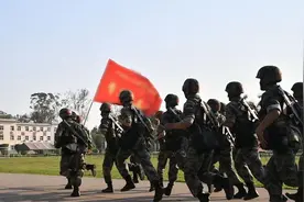 做一名扛战旗的尖兵图片