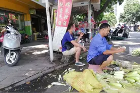 流浪在玉林一拾荒者竟是杀人犯！睡桥洞、木箱藏钱，被民警瓮中擒拿！图片