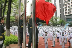 校园达人｜国旗下聆听少年说图片