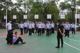山豹突击队送教上门 助推警务实战技能培训图片