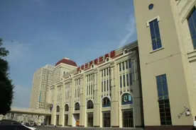 今天，武汉最大的客运中心启动运营图片