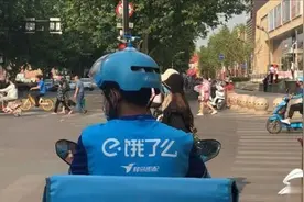 济南一岁多宝宝的特别童年：物流站点里的“竹蜻蜓”图片