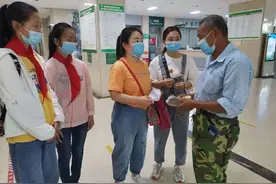 为了挽救患白血病女儿的生命，南阳苦心父亲为爱女寻找亲生父母——孩子，只想看到你的笑脸图片