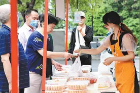 摆摊有了去处 百姓得了好处（会后探落实·促消费）图片