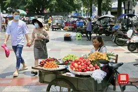 城市“烟火气”回来了！绵阳商贩可有序占道摆摊了图片