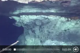 闪闪发光的水体是何物？我国科学家首次在深海热液区倒置湖中发现超高温气态水存在图片