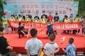 济宁观音阁街道牵手困境儿童，“六一”为他们送上节日礼物图片