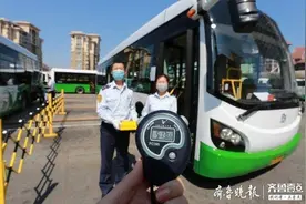 自创“修车秘籍”，公交司机技术比武夺冠图片