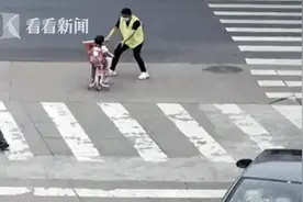 险象环生！害怕打针 萌娃骑着小轮车离家出走……图片