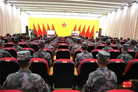 可甜可猛！“特三”女兵跟着“兵王”来宣讲图片