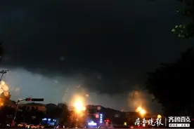 来看看啥叫黑云压顶！济南瞬间白昼变黑夜图片