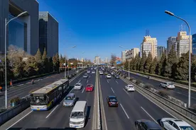 北京摇号新政向“无车家庭”倾斜，下半年增发2万新指标，将治理“1人多车”图片