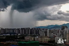 图集｜梅州摄影师拍下天空“泼水”场景图片