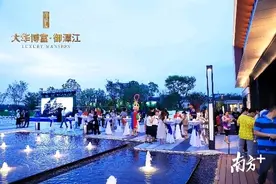 新会大华博富·御潭江开放样板间，现场还有名画展图片