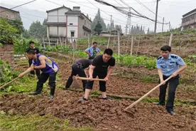 芦山县公安局飞仙派出所开垦“微菜园”打造如家理念图片