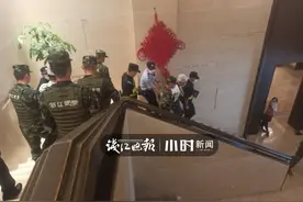 “有人持刀砍人”，警察蜀黍赶到现场傻眼，居然因为一把葱花报假警图片