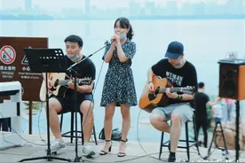 这组影像绝对撩动你心弦！草地音乐会在欢唱：武汉回来的不止有烟火气图片