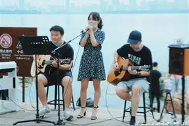 这组影像绝对撩动你心弦！草地音乐会在欢唱：武汉回来的不止有烟火气图片